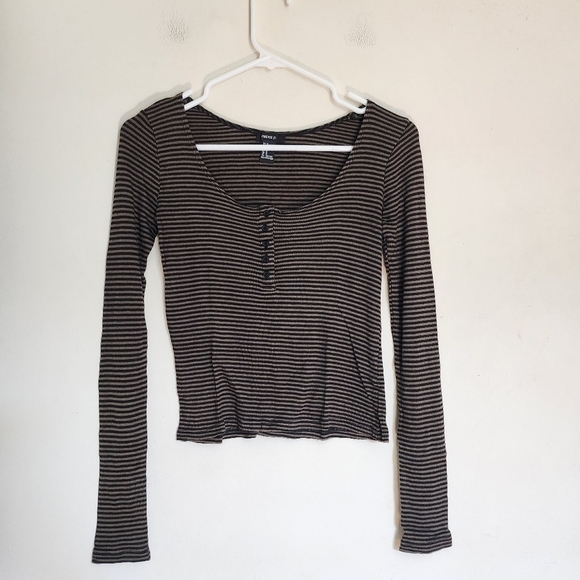 Forever 21 Tops - Forever 21 Green/ Black Striped Long Sleeve Top size Medium